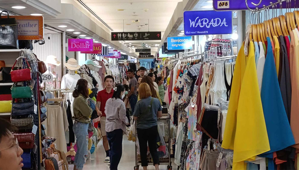 Prathunam, des boutique à perte de vue sur plusieurs éages PLATINIUM