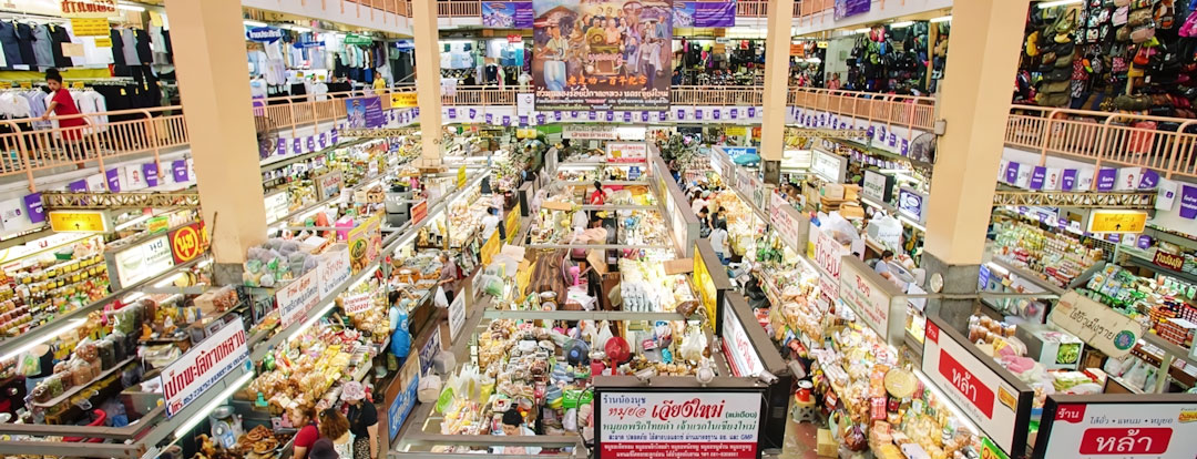 Intérieur du marché de Warorot de Chiang Mai